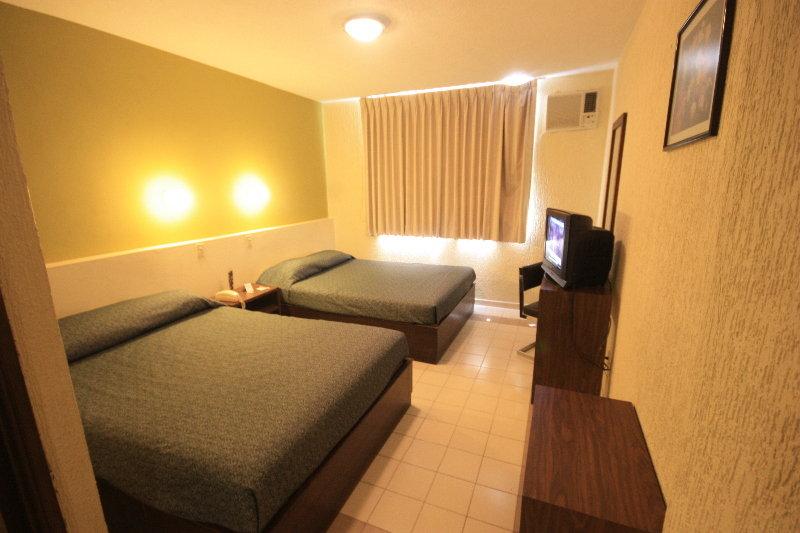 Hotel Terranova León de los Aldamas Extérieur photo